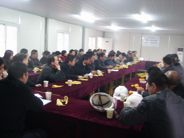 南京棲霞區(qū)馬群街道辦到我公司進(jìn)行了考察，開展了有關(guān)科學(xué)發(fā)展觀的研討會